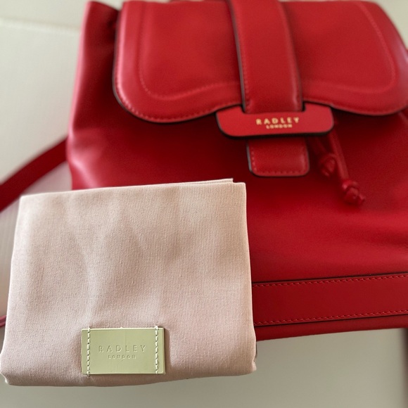 NWOT Rare 🎒 Radley London Red Devonport Mews Medium Flapover Backpack 🎒 - Picture 5 of 11